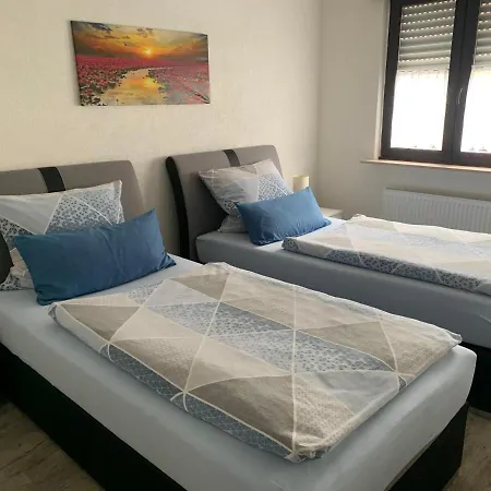 Schoene Zwei Zimmer Wohnung Walldorf  Extérieur photo