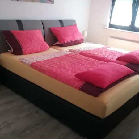 Schoene Zwei Zimmer Wohnung Walldorf  Extérieur photo