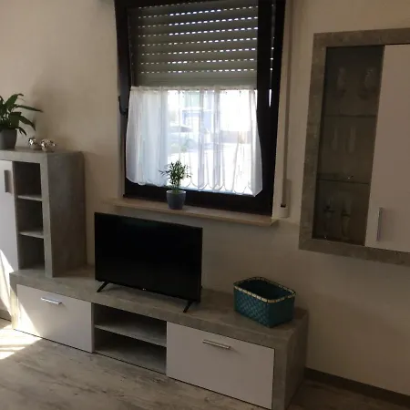 Schoene Zwei Zimmer Wohnung Walldorf  Extérieur photo