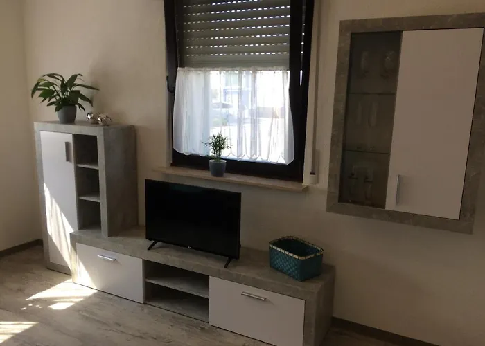 Schoene Zwei Zimmer Wohnung